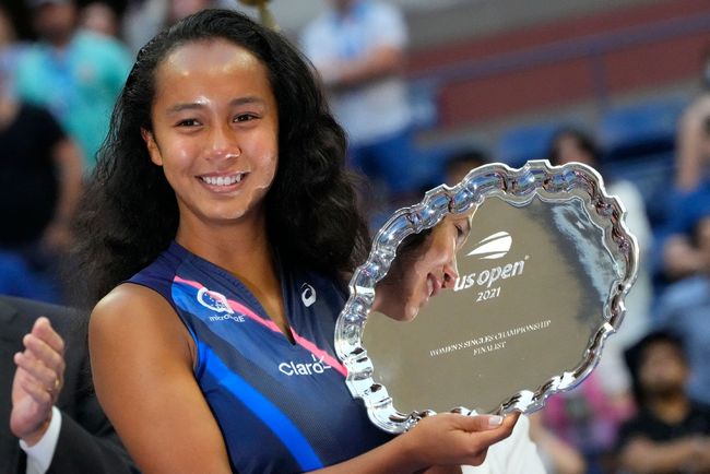 国足换人意 国足换人意