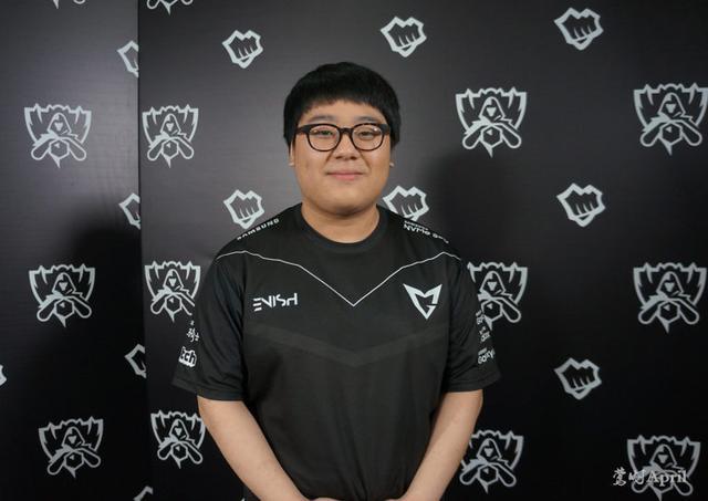 突围重围 突围重围